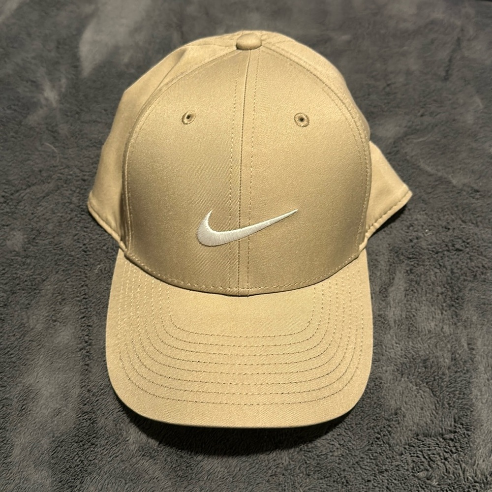 Nike Beige Baseball Hat